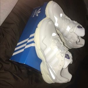 addidas